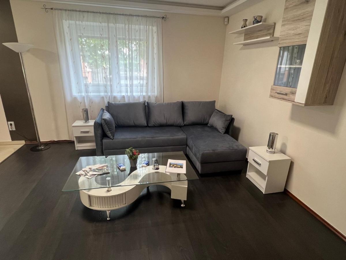 Star Street Home Mosonmagyaróvár Extérieur photo